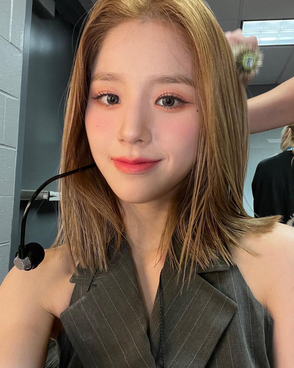 희진. tweet media