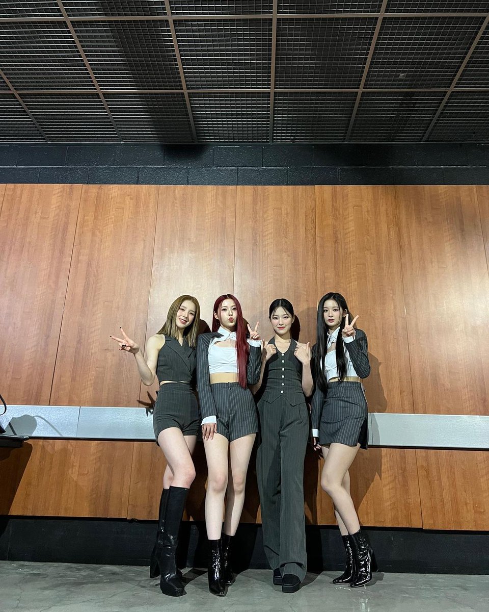 희진. tweet media