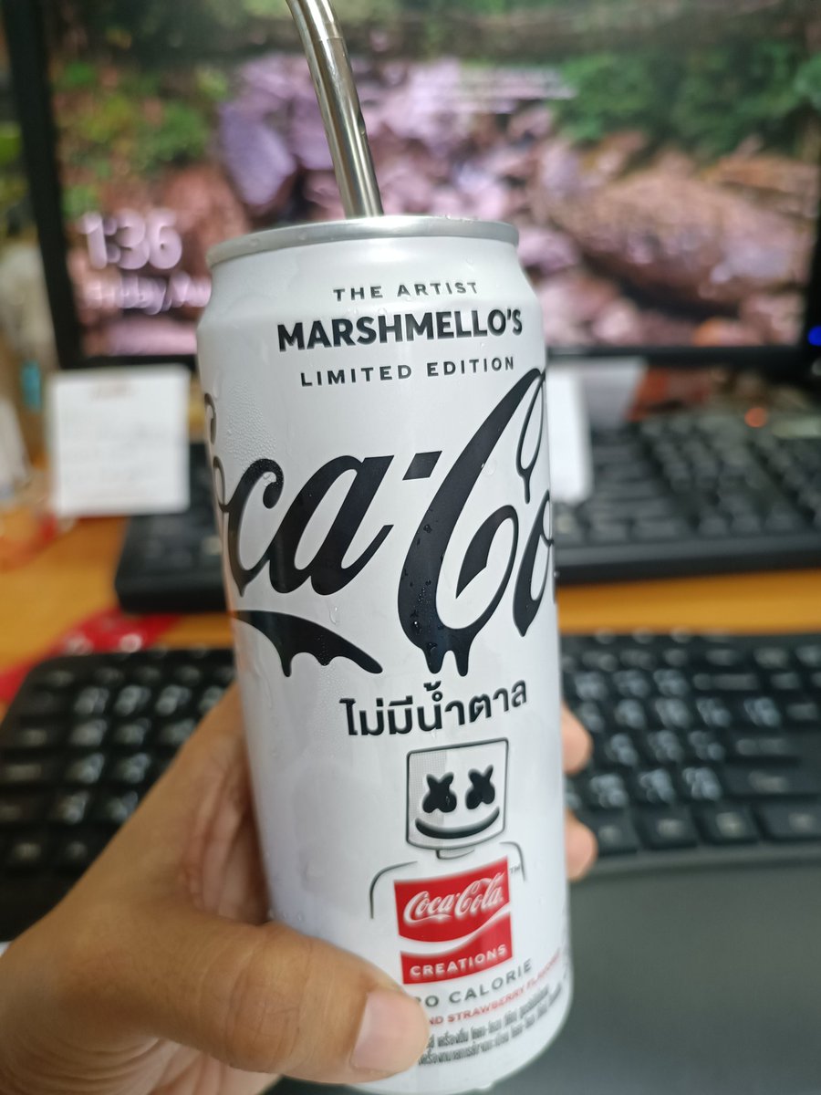 galstraveller's tweet photo. @CocaCola_TH @marshmello พร้อมไม่พร้อมไม่รู้  แต่ซื้อตุนแหล่ะ🤣🤣 https://t.co/XXDKhMDWno