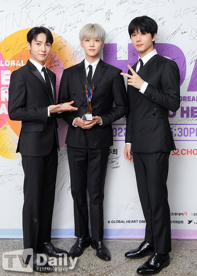 NCTDREAMCENTER's tweet photo. 220825 PRESS: Best Artist Awardee, NCT DREAM at 2022 K GLOBAL HEART DREAM AWARDS (HDA)

#JISUNG #JAEMIN #RENJUN
#6rowingUpWith7DREAM
#NCTDREAM @NCTsmtown_DREAM https://t.co/01yYFVrvmw
