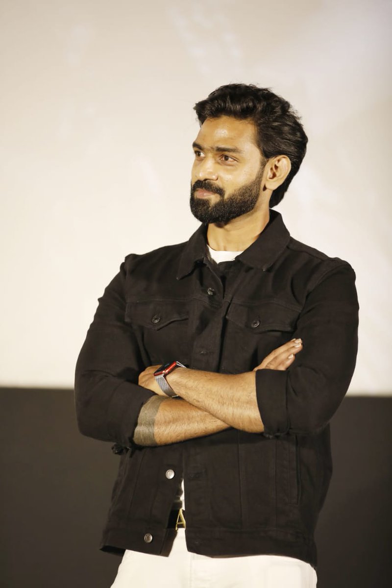 onlykodanki's tweet photo. Today at 6PM, there is a surprise waiting for all the @therukuralarivu fans out there ๐ช๐ผ #AkkrinaiNaanFromToday
#CaptainSingle https://t.co/Xfj2CZxF0x