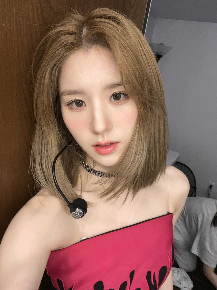 희진. tweet media