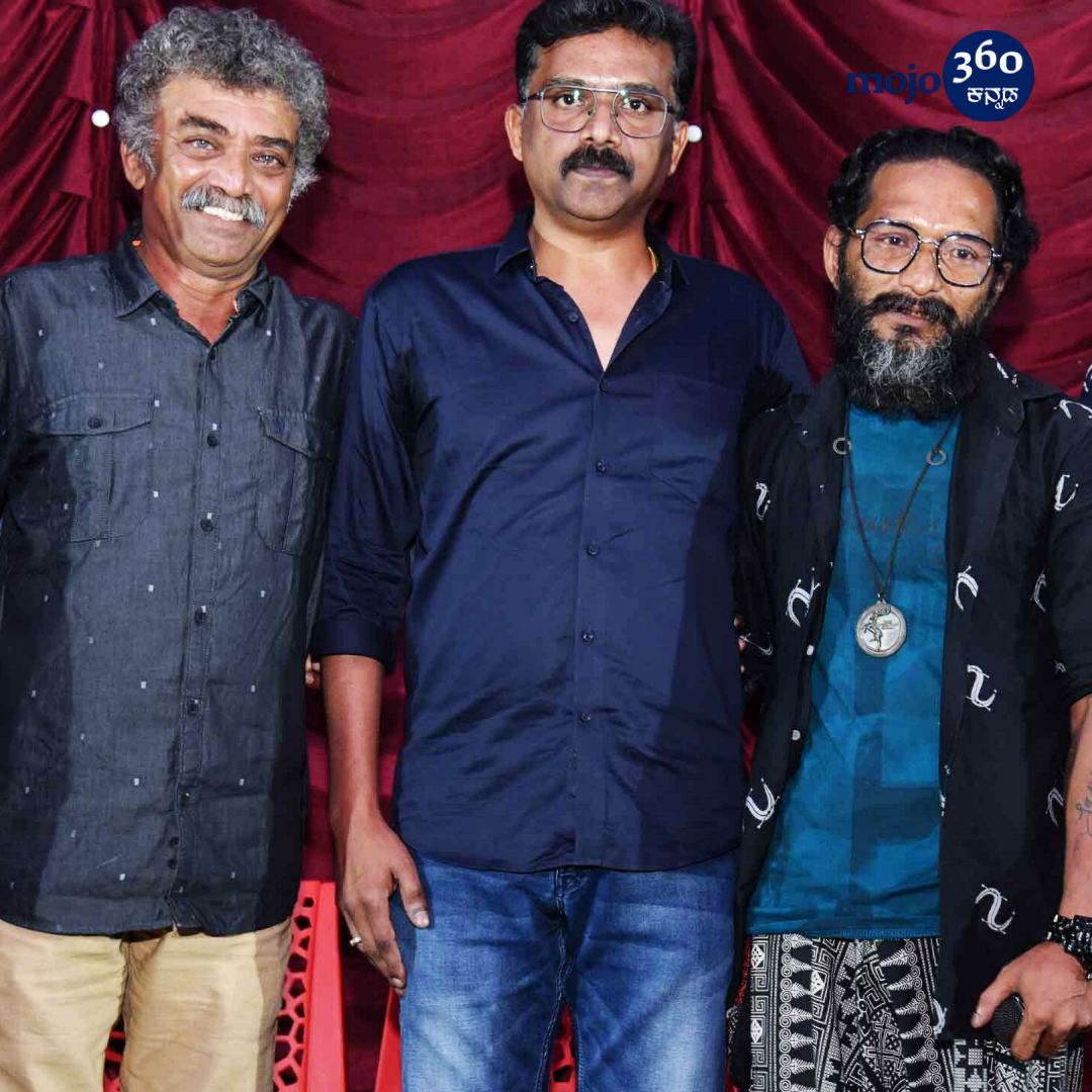 mojo360Kannada's tweet photo. ಚೇತನ್ ಮುಂಡಾಡಿ 'ಭಾವಪೂರ್ಣ' ಸಿನಿಮಾ | ರಮೇಶ್ ಪಂಡಿತ್ ಪ್ರಮುಖ ಪಾತ್ರಧಾರಿ | @mojo360Kannada
@mundadi_chethan #Bhavapoorna #ChethanMundadi #RameshPandith #ManjunathHegde #Sandalwood #Kannada #cinema #Cinemaupdate #KFI https://t.co/VJNjxLUfqS