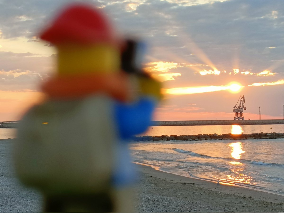 jrmoleroyll's tweet photo. #PrimeresLlumsDia
En #MiniReporter fotografiant la sortida de Sol #Sunrise #PlatjaMaricel #Alcanar
Dj. 26/08/2022 07:25 h
#OppoX5Lite https://t.co/aaldNKlobR