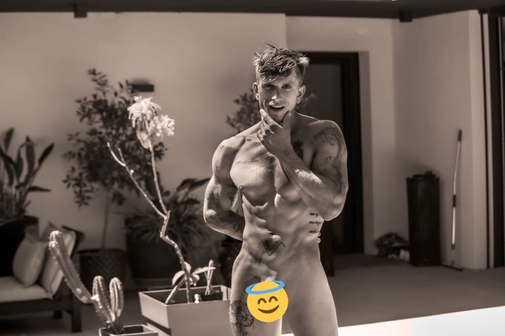 Matfitxoff's tweet photo. @TomSaintClair Que fais-tu ? 🤔😅.     Encore plus sur mon T4F ! https://t.co/OD3JMtGDDs