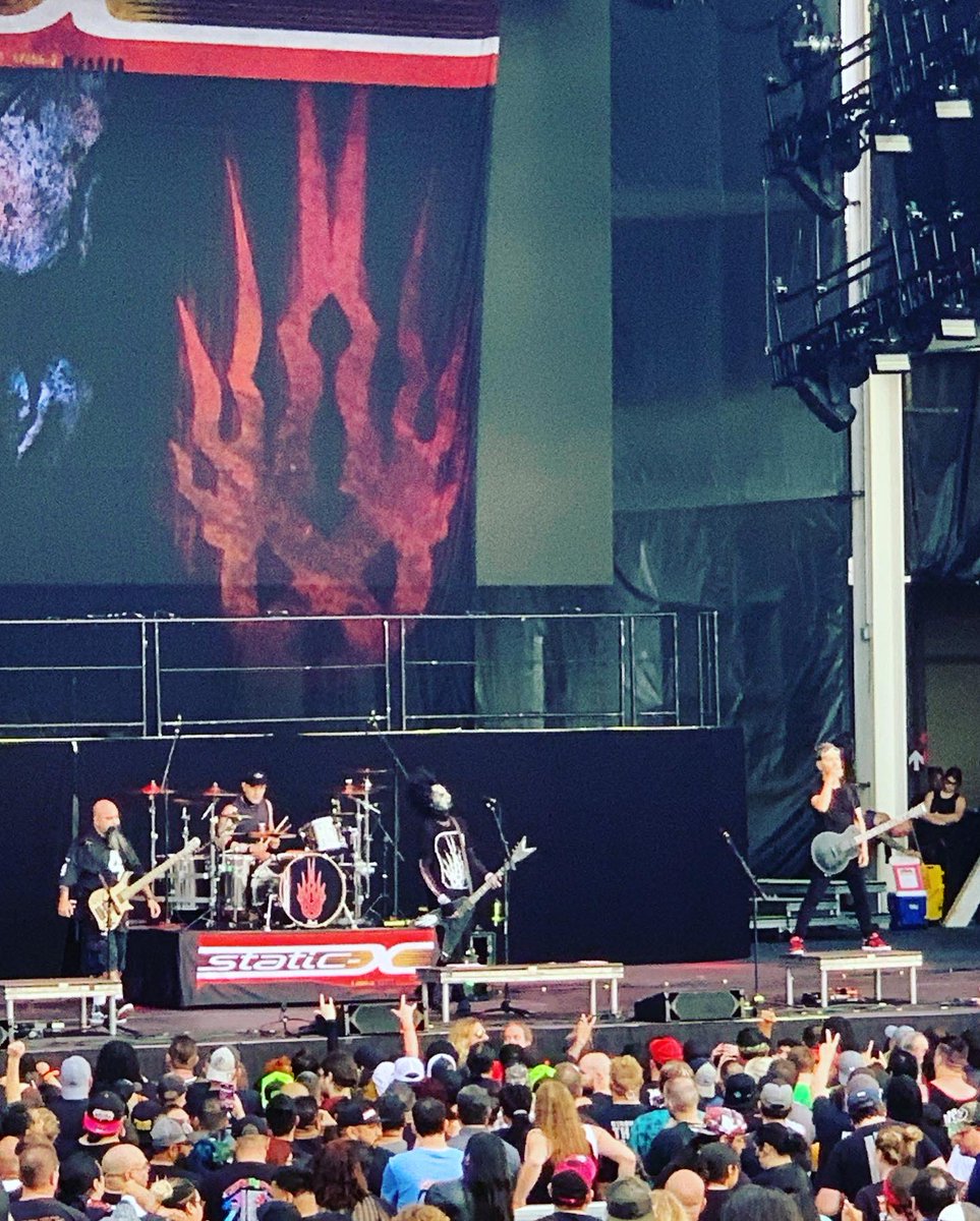 metalmunoz13's tweet photo. From last week Friday! Rob Zombie is now the only band I haven’t missed at this nice venue! Seeing Mudvayne again after a long time! Static-X keeping evil disco alive! #germaniainsuranceamphitheater #robzombie #mudvayne #staticx #freaksonparadetour #metal #austin https://t.co/FZSeWb6oOh