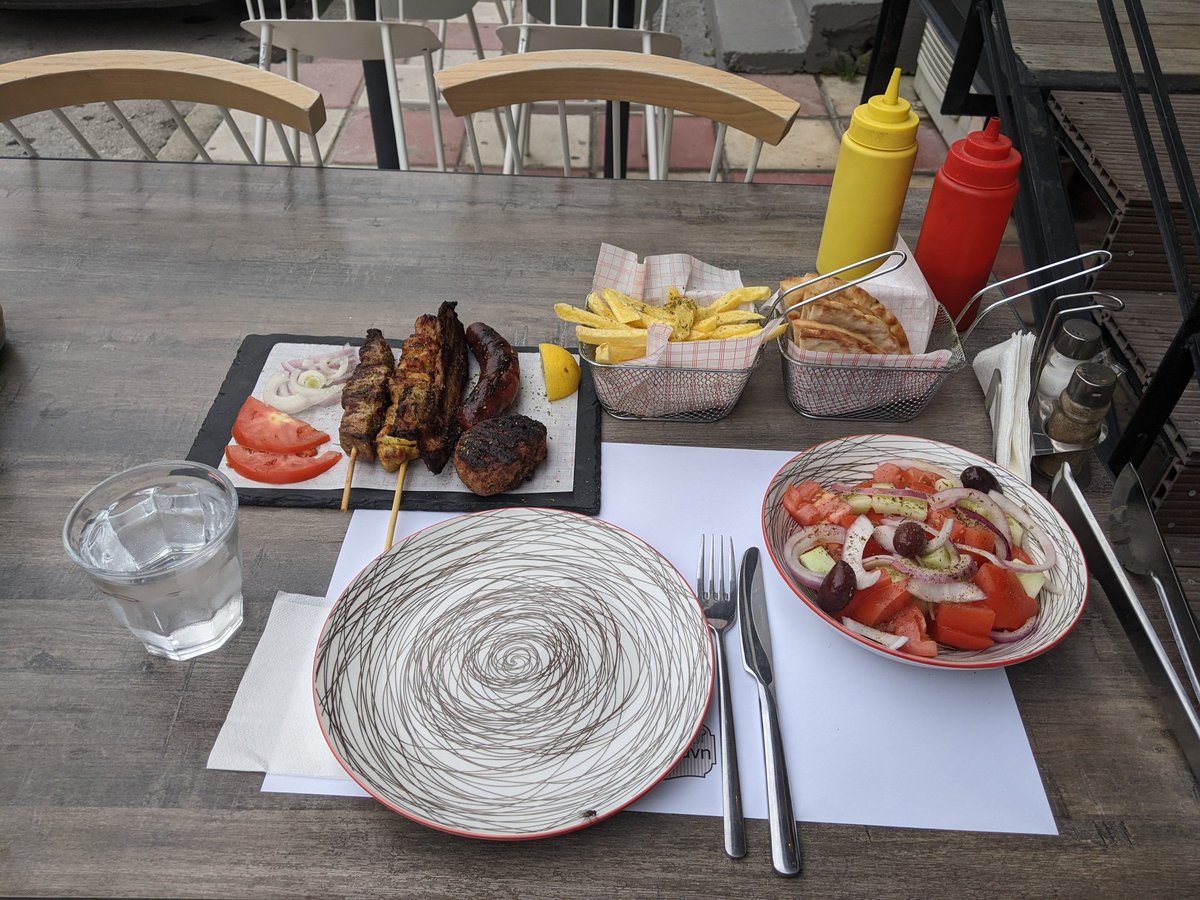 towalkandtalk's tweet photo. Tag/day #35: entspannter tag in #arnissa... schwimmen, podcasts, netflix, unterhaltungen, essen. https://t.co/Y49d3sM1Ws