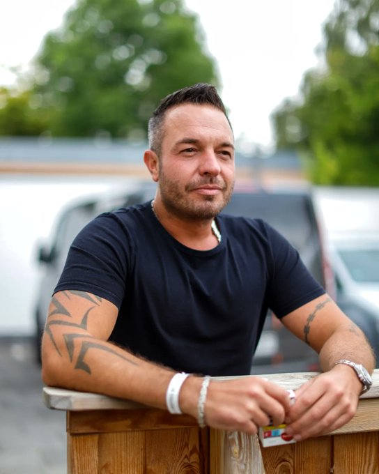 W&uuml;nsche euch einen sch&ouml;nen Start ins Wochenende! 😘😉👍🏼  Fotos by: @martindark3 📸  #portait #portaitphotography<a href="/tag/germany"class="tags"><span>#germany</span></a><a href="/tag/actor"class="tags"><span>#actor</span></a><a href="/tag/weekend"class="tags"><span>#weekend</span></a><a href="/tag/deutschland"class="tags"><span>#deutschland</span></a><a href="/tag/portait"class="tags"><span>#portait</span></a>