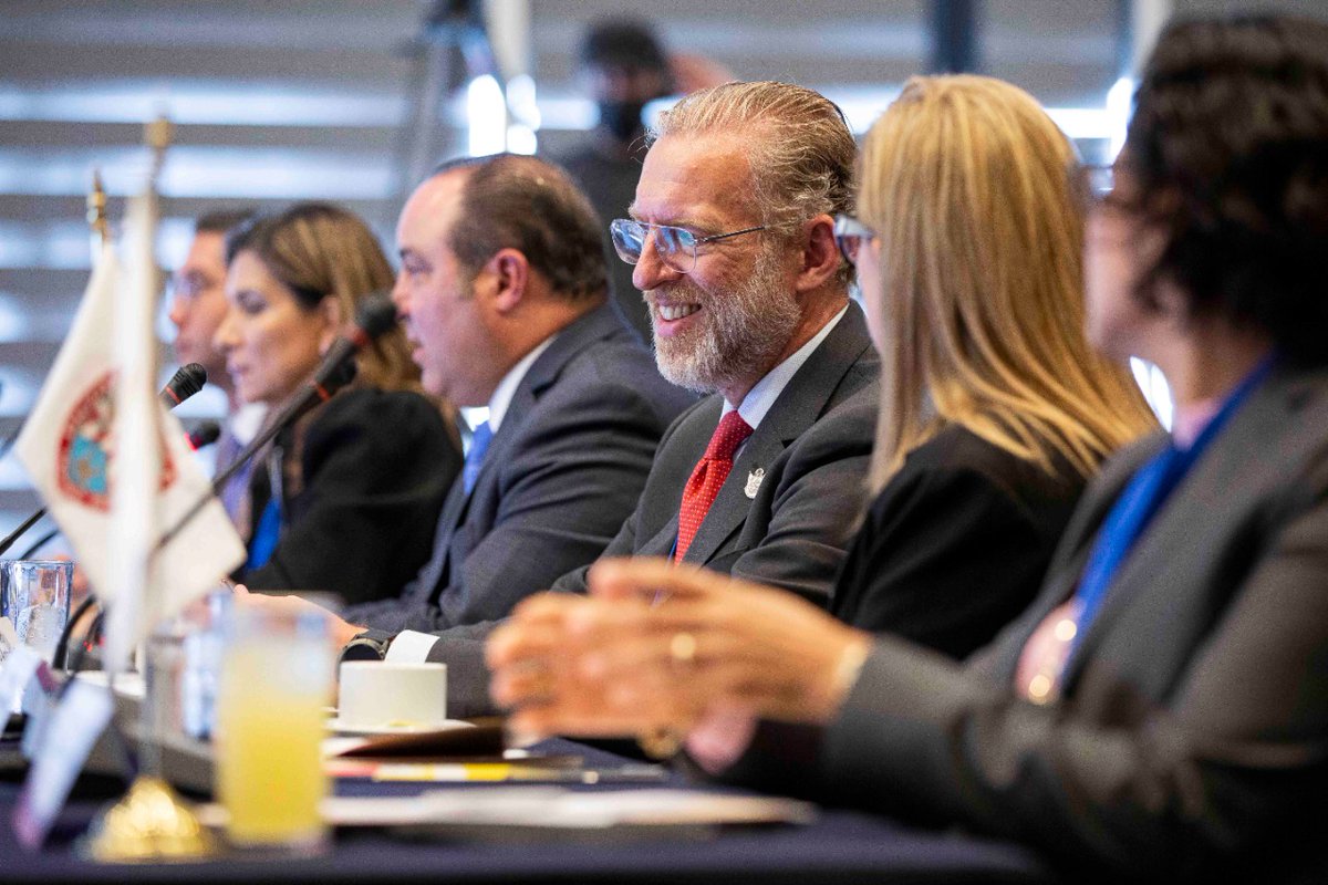 Agradezco la presencia de mis compañeros secretarios de Desarrollo Económico, es un honor realizar en #Querétaro la Tercera Asamblea Ordinaria de la <a href="/amsdemex/">AMSDE</a>, desde la <a href="/SEDESUQro/">SEDESU QUERÉTARO</a> estamos comprometidos a formar parte de proyectos que propicien el crecimiento económico del país.