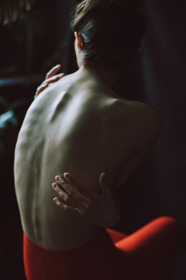 YHryhorenko's tweet photo. “A woman, visible yet so invisible, whom the world thinks of as fragile, she turns that fragility into power.......”
― Jayita Bhattacharjee 

@julia_dzyuman 
@yana__franz 
@Oksana01563278 
@SkaldutskaInna https://t.co/y2u56SXPHg