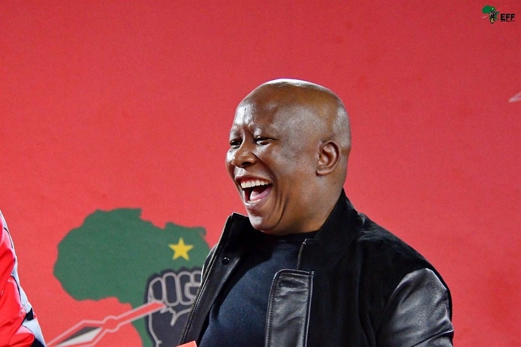 City_Press's tweet image. The war between the EFF and AfriForum over the song “kiss the boer, kiss the farmer” is far from over ow.ly/je9l50KstNc.