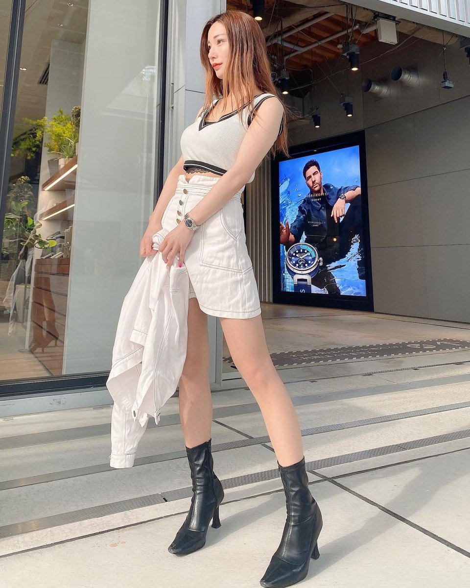c0v0a_8's tweet photo. こんな日差しが好き🌞
‧
‧
#tokyo #shibuya #miyashitapark #fashion #fashionphotography #whitecode #fastfashion #bershka #zara #handm #miniskirt #mediumhair #diet #weightloss #cameragirl #ootd #selfie #mystyle #musclegirl #muscletraining #abs #healthylifestyle #bodymake #渋谷 https://t.co/a8HqWvHUKh