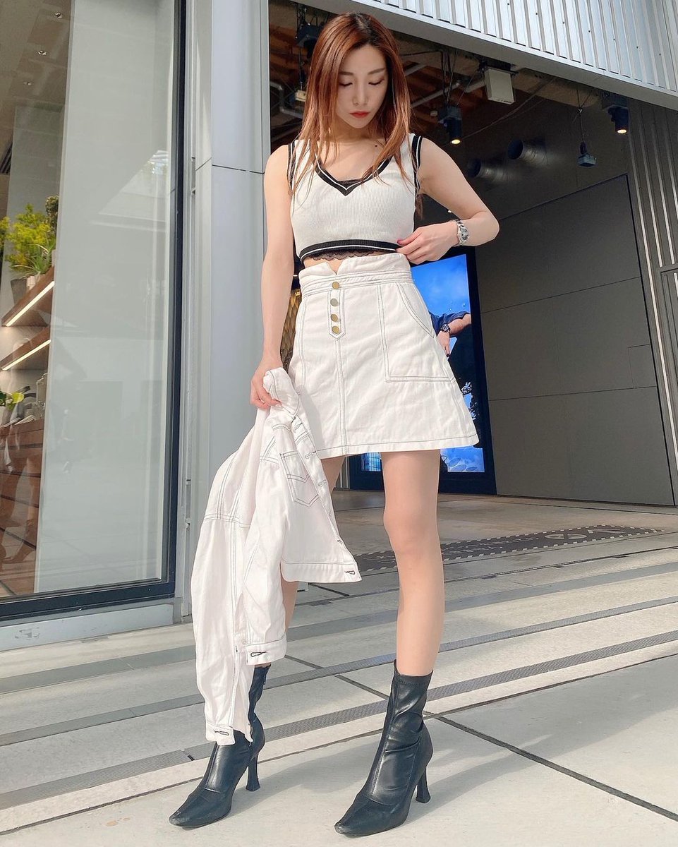 c0v0a_8's tweet photo. こんな日差しが好き🌞
‧
‧
#tokyo #shibuya #miyashitapark #fashion #fashionphotography #whitecode #fastfashion #bershka #zara #handm #miniskirt #mediumhair #diet #weightloss #cameragirl #ootd #selfie #mystyle #musclegirl #muscletraining #abs #healthylifestyle #bodymake #渋谷 https://t.co/a8HqWvHUKh