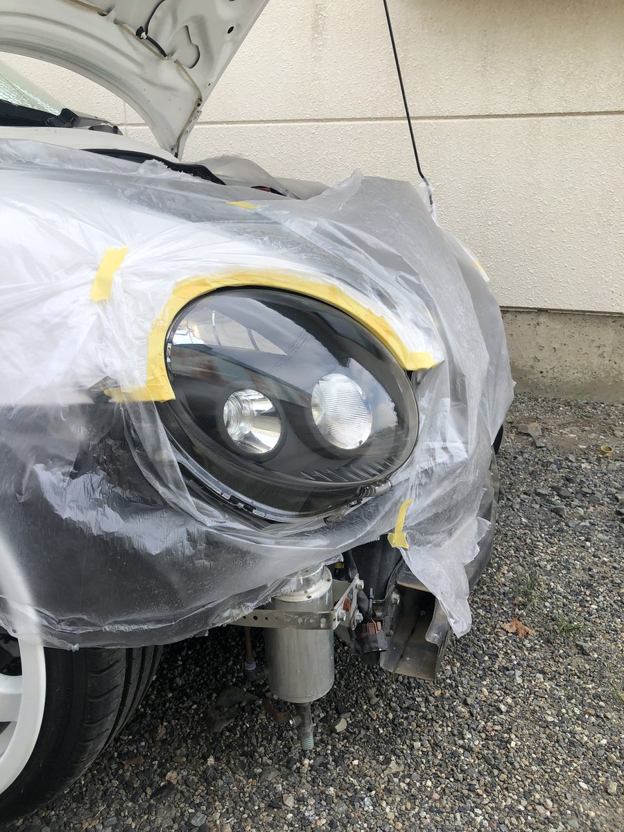 ガビガビになったヘッドライト、クリア塗装 