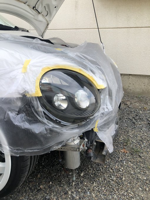 ガビガビになったヘッドライト、クリア塗装 