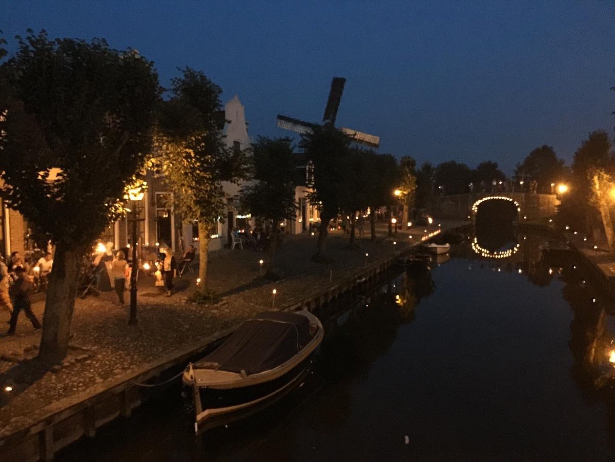 SlotenFriesland's tweet image. Vanavond vrijdag 26 augustus 2022 Lichtjesavond in Sloten … sfeervol en gezellig