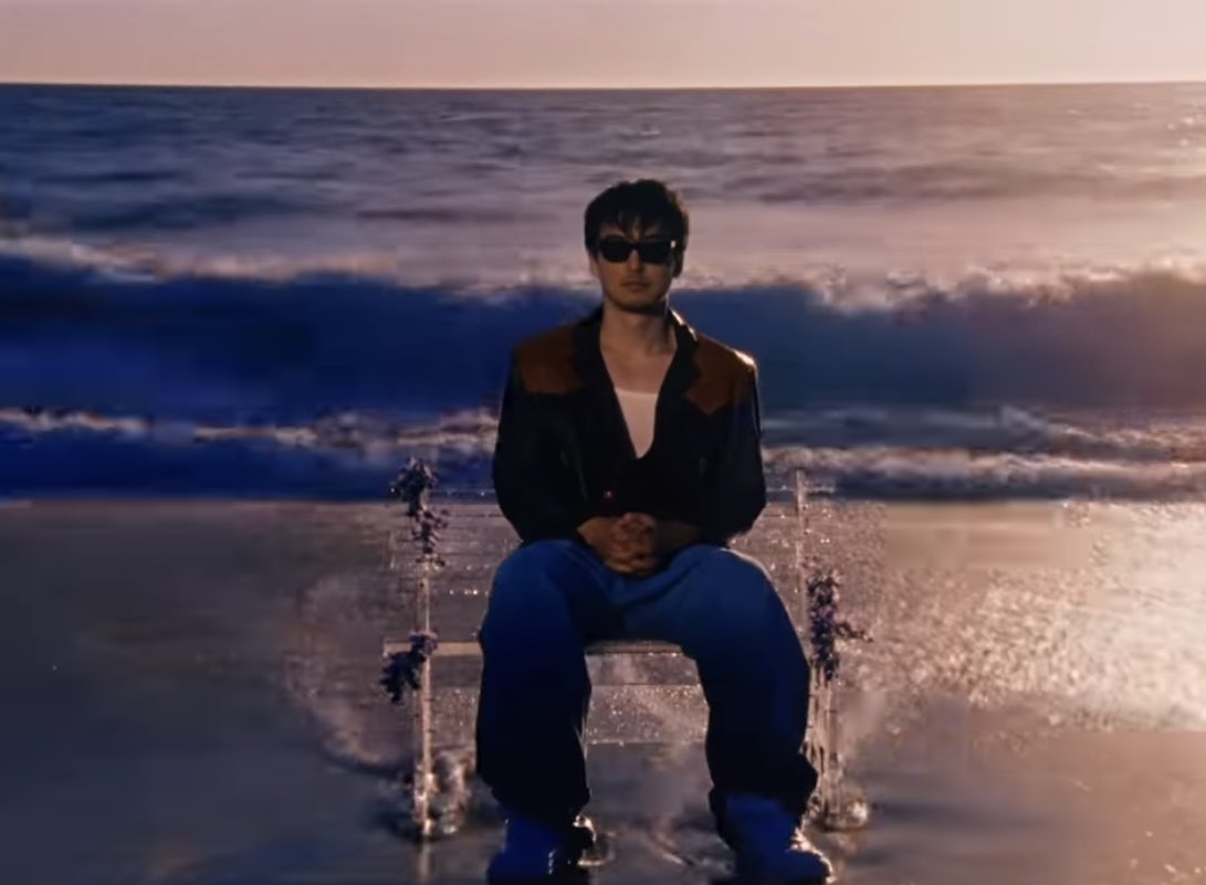 glimpseofdoja's tweet photo. joji - king of visuals 🫶🏽 https://t.co/BtFSbx6LTe