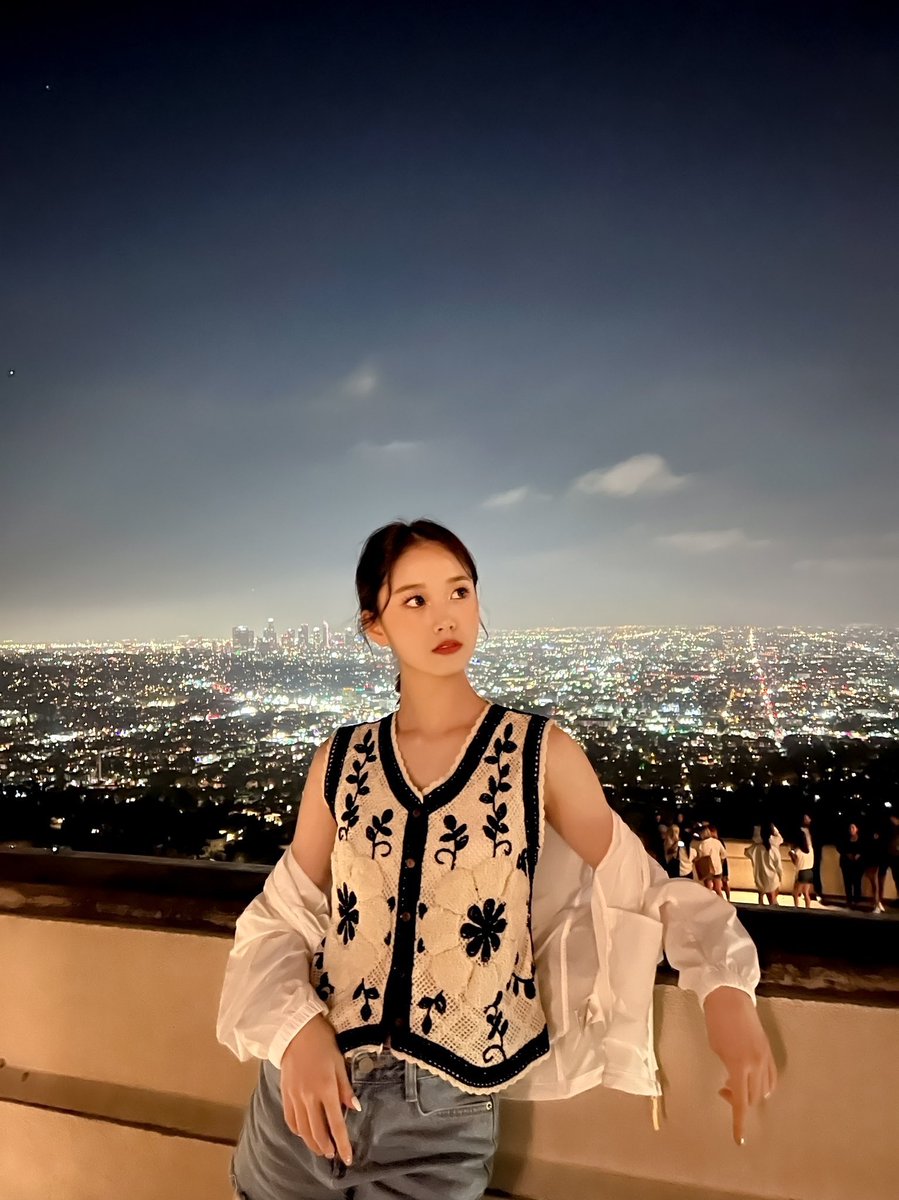 staycjpics's tweet photo. Day                                          Night https://t.co/QTilzwPz67