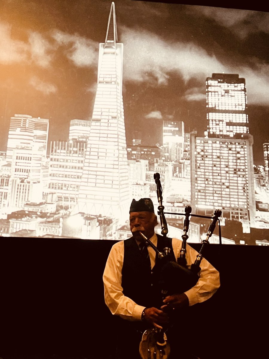 hknightsf's tweet photo. Another sellout #TotalSF movie night! “Sneakers” was great, but the bagpiping, poetry, trivia, @sfchronicle archive photos as prizes and packed room full of friends, Chronicle readers and podcast listeners were even better. We’ll do another one soon! 🍿 https://t.co/FGGOVKa31b