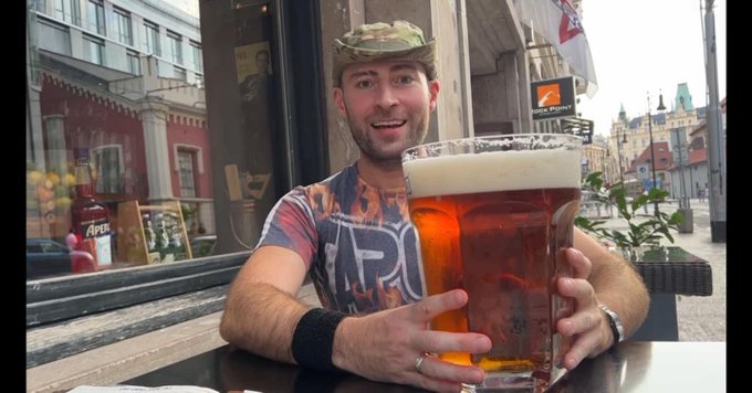 Biggest Beer in Prague https://t.co/LzNMzWHuRP via @YouTube https://t.co/IPPT4zbqy8