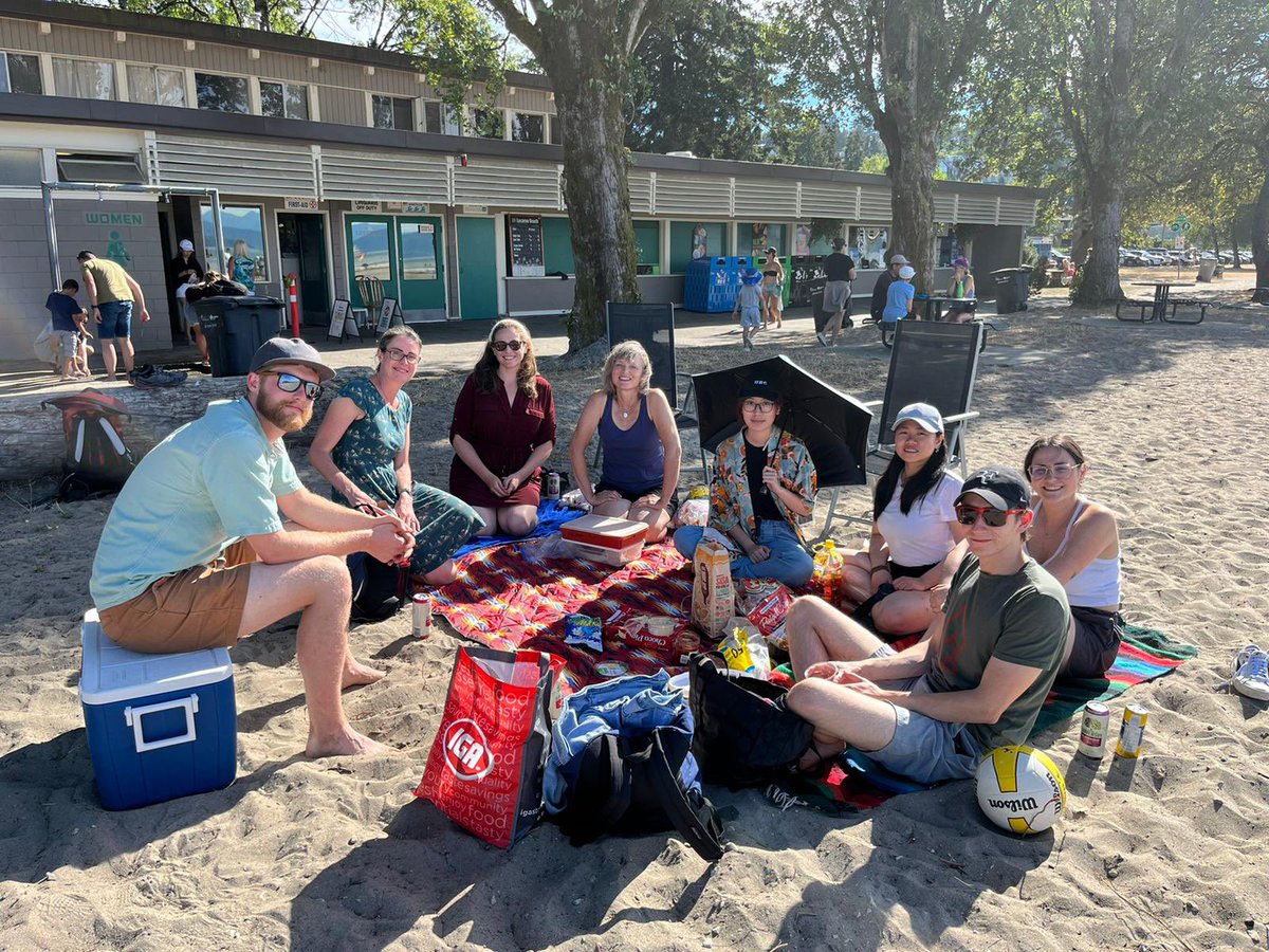 ADaPT_Speller's tweet photo. And that’s a wrap! Celebrating the end of another lab summer in the traditional Vancouver way- at the beach! 🏖 🥼 💪 A big thanks to a fantastic team #vancouver #archaeologylab @MaxGoesOutside @hilsden_jay @peng_takill @lpaskulin https://t.co/OUxavp2zn9