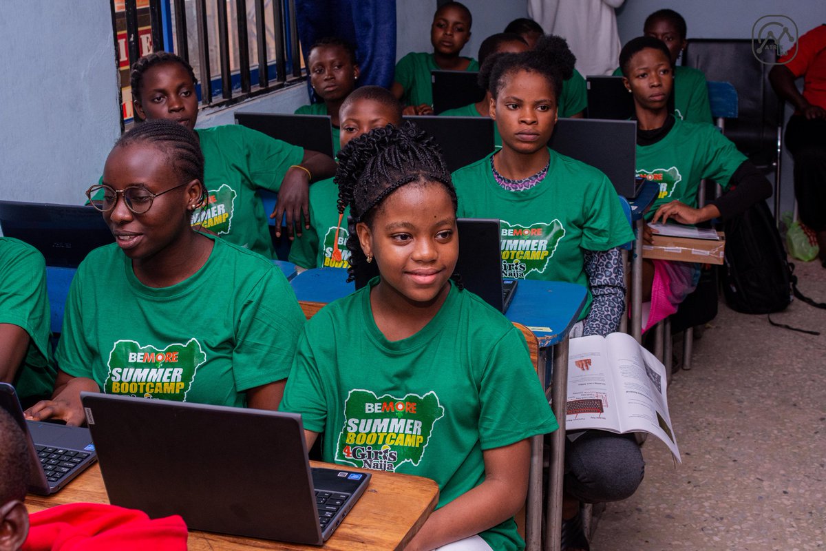 BlessingOluwa6's tweet photo. Guys! Its day 4 of the Bemore bootcamp where over 300 girls were given free laptop and our student are getting acquitted with the use of computer , How to use the MS word.
#Bemore #Matrixlab #Training #Empowernent. https://t.co/0VuIIwOaX2