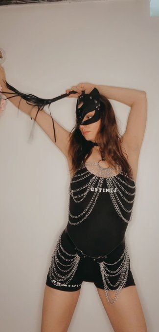 I should take the black 1 off really 😋 paypig Dropbox onlyfans https://t.co/ZlAgBviarn