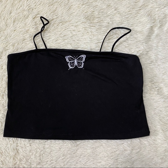 Poshing_thru_it's tweet photo. So good I had to share! Check out all the items I'm loving on @Poshmarkapp #poshmark #fashion #style #shopmycloset #brooksbrothers #fadedrose: https://t.co/pjusMd6e5l https://t.co/d4G0tntKKI