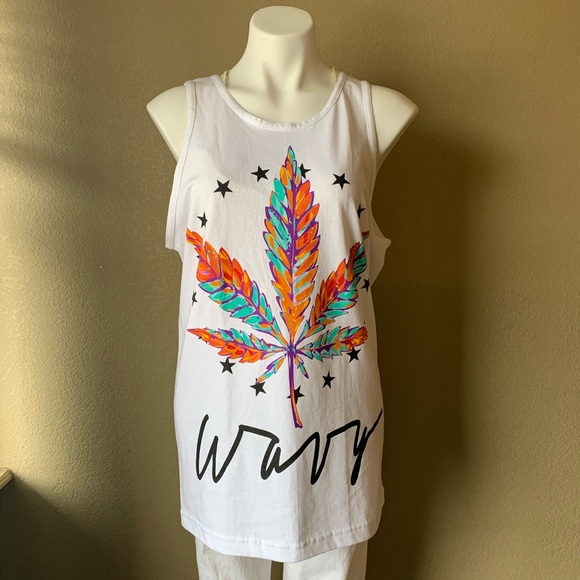 ZeroGravGlass's tweet photo. So good I had to share! Check out all the items I'm loving on @Poshmarkapp #poshmark #fashion #style #shopmycloset #emeraldharvest #wavy: https://t.co/qPFhydHPHX https://t.co/IzvfZNi5dF