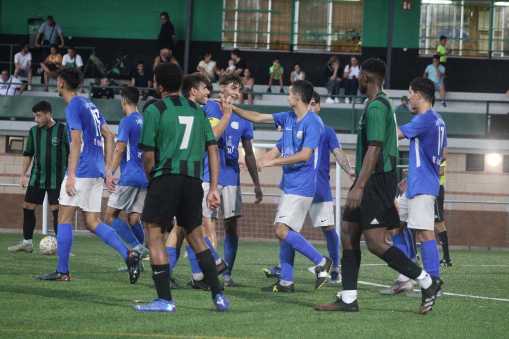 FundacioGrama's tweet photo. PRIMER EQUIP: Gols i bon ambient al Carmel (0-8) #SomGrama
📝 https://t.co/03eUqpxWBv
📸 @loartistic
PRIMER EQUIPO: Goles y buen ambiente en el Carmelo (0-8) #Pretemporada https://t.co/EsQYbLtSHU