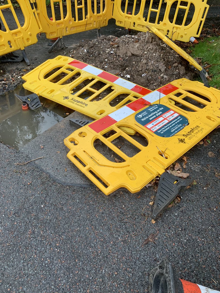 ianvevers's tweet photo. @unitedutilities can you please advise what is happening with this leaking sewage was meant to be completed 30/7/22. Still leaking and barriers all over the floor. @fyldecouncil https://t.co/xFRl3fcvli