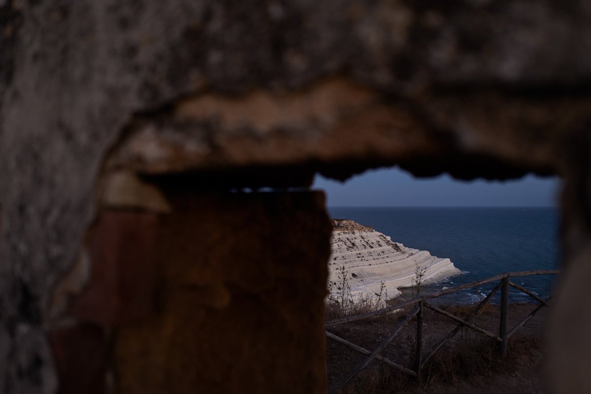 HelmutBerta's tweet photo. #scaladeiturchi #bluehour #realmonte
#sicilia #agrigento #siciliavibes #summer #leica #leicaq #photography https://t.co/4s9DPwoOkc