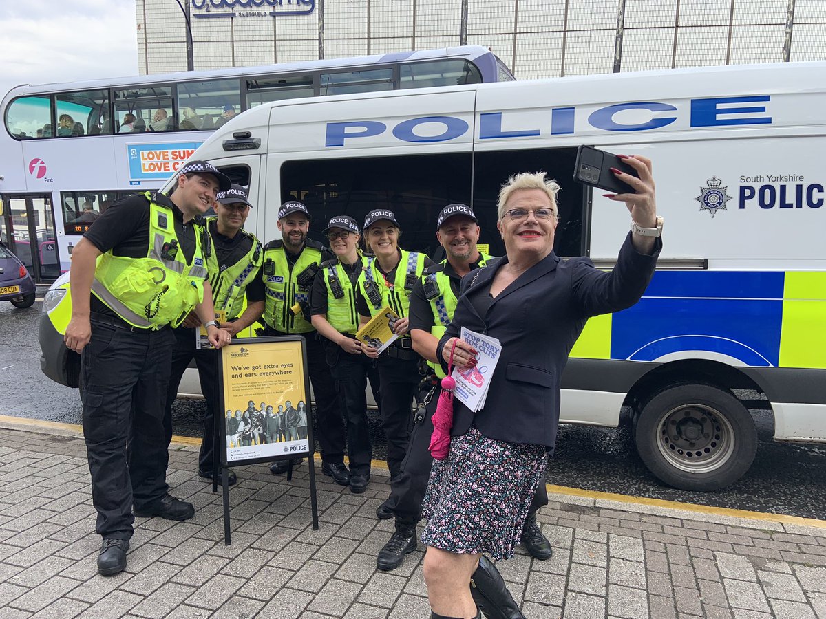 LutheBlue's tweet photo. Comedian @eddieizzard has backed Sheffield’s bid to host @Eurovision 
Hear more on @BBCSheffield this morning
These @syptweet officers pulled over to grab a selfie https://t.co/FnSQYjtnBD