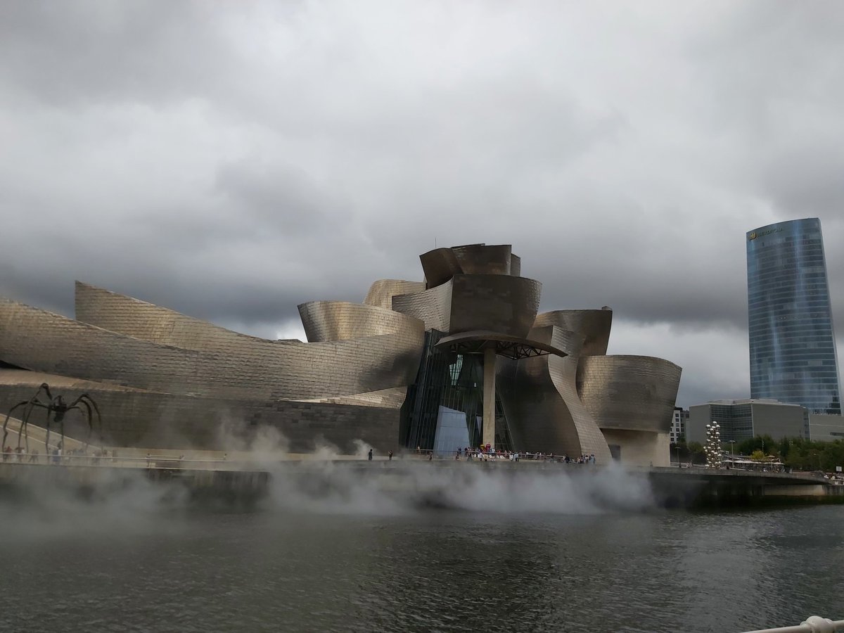 RetroRunning_'s tweet photo. Muy buenos días, desde Bilbao 😘😘😘 https://t.co/HPXnxosmTV