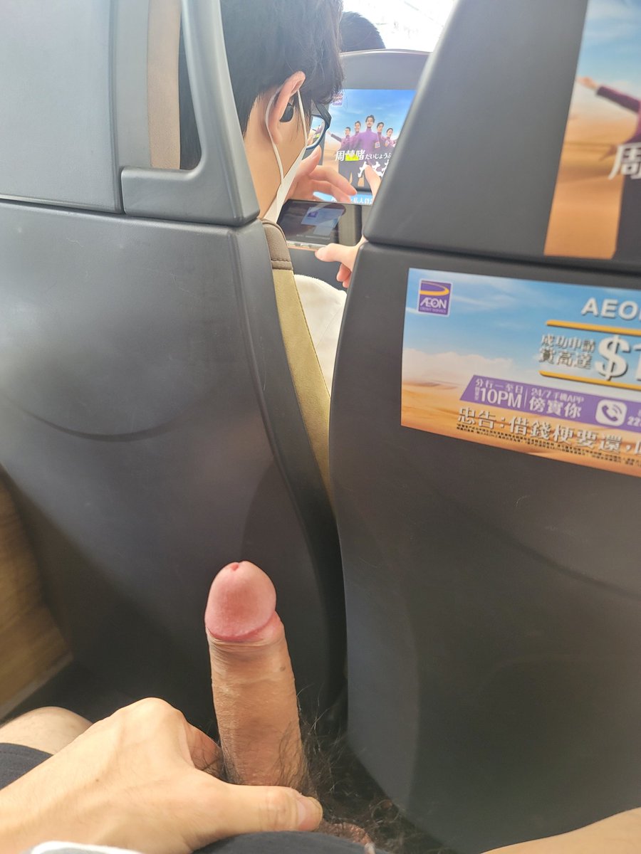 omicron1069's tweet photo. 唔好玩手機啦
過黎一齊坐丫
長途車好悶
兩個人打開心啲

Like &amp; retweet 🙏🏻 https://t.co/hGrHpJBBuV