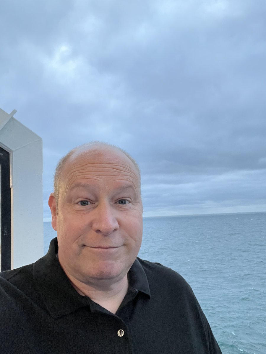 nasemann69's tweet photo. Abends vs. Morgens.
#princessseaways #urlaub #Edinburgh https://t.co/1OH5QMQX5R
