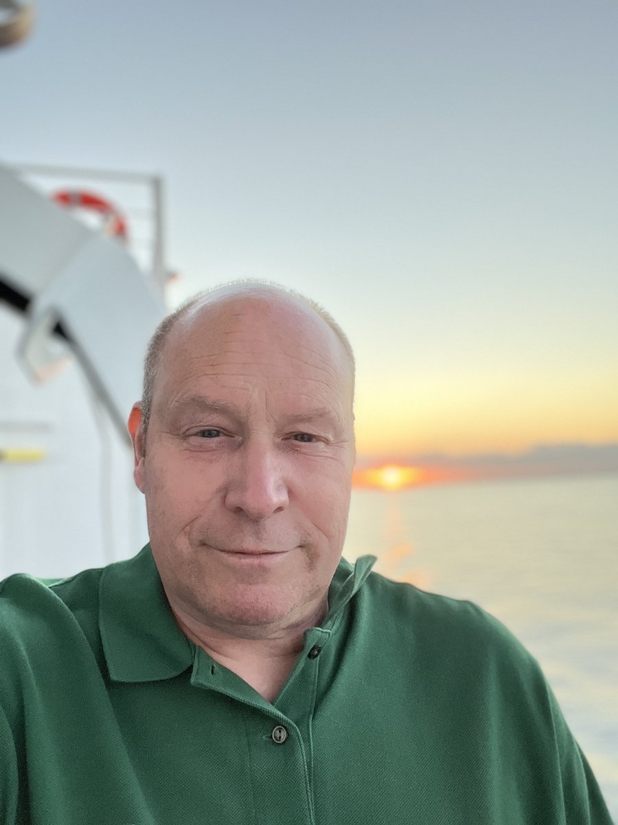 nasemann69's tweet photo. Abends vs. Morgens.
#princessseaways #urlaub #Edinburgh https://t.co/1OH5QMQX5R
