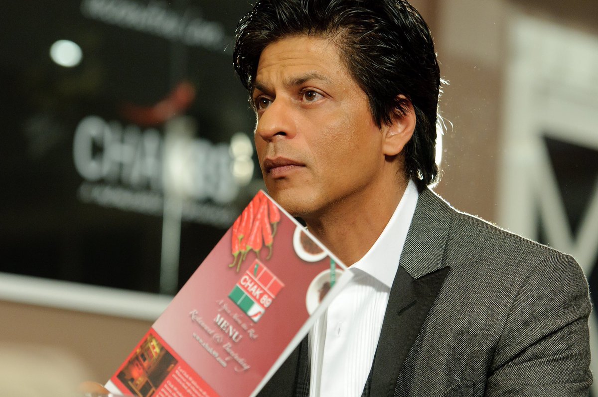 FrankKhalidUK's tweet photo. Wanted to also congratulate my friend @iamsrk on completing 30 years in Bollywood.  For me my favourite Bollywood actor. #30YearsOfShahRukhKhanEra #30YearsofSRK https://t.co/uIPVWHTlaU
