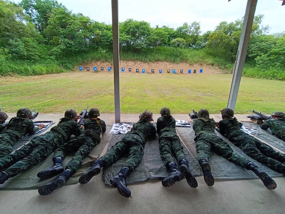 ascom2army2's tweet image. “กองบัญชาการช่วยรบที่ 2 ฝึกยิงปืนด้วยกระสุนจริง ประจำปี 2565” เพิ่มประสิทธิภาพกำลังพลได้ใช้อาวุธได้อย่างมีประสิทธิภาพ ณ สนามฝึกยิงปืน 1,000 นิ้ว พัน.สบร.22 บชร.2
#กองทัพภาคที่2
#กองบัญชาการช่วยรบที่2