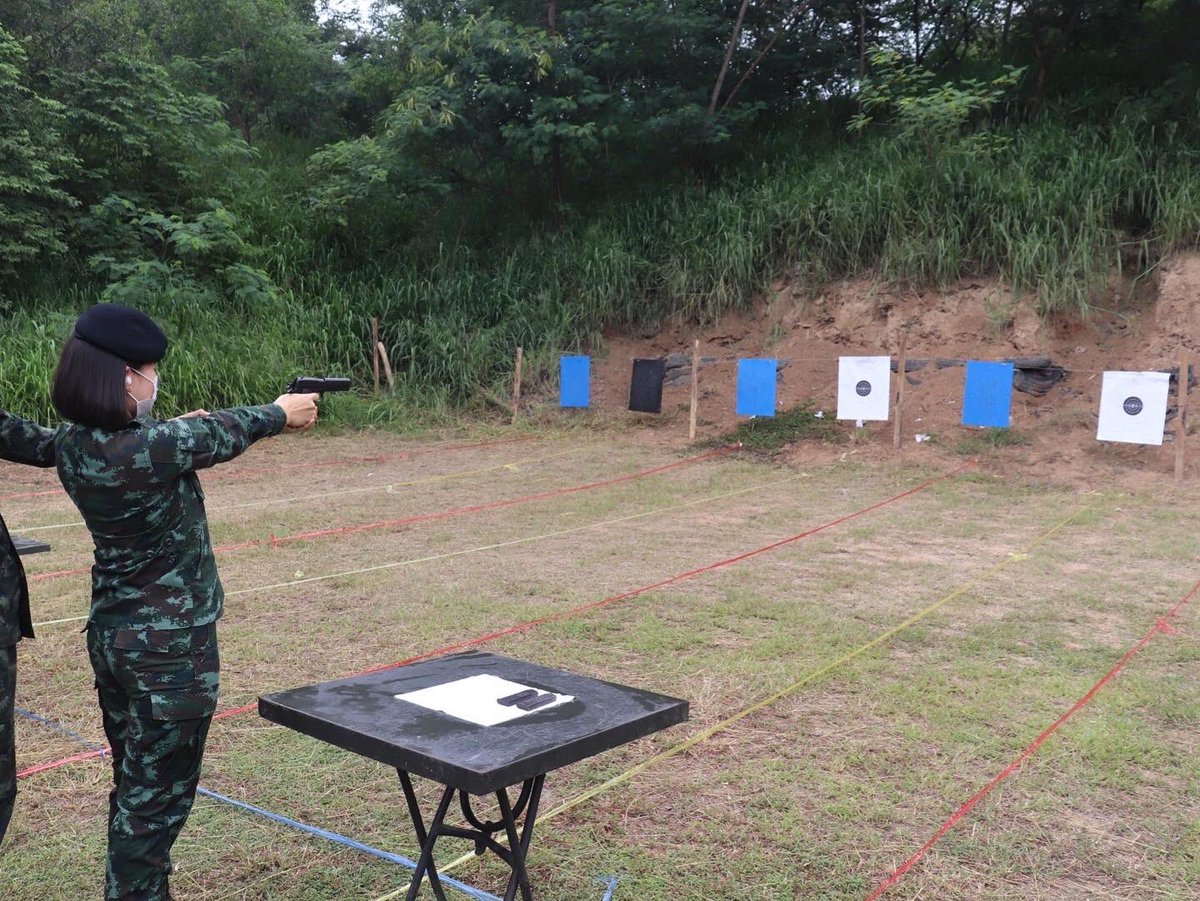 ascom2army2's tweet image. “กองบัญชาการช่วยรบที่ 2 ฝึกยิงปืนด้วยกระสุนจริง ประจำปี 2565” เพิ่มประสิทธิภาพกำลังพลได้ใช้อาวุธได้อย่างมีประสิทธิภาพ ณ สนามฝึกยิงปืน 1,000 นิ้ว พัน.สบร.22 บชร.2
#กองทัพภาคที่2
#กองบัญชาการช่วยรบที่2