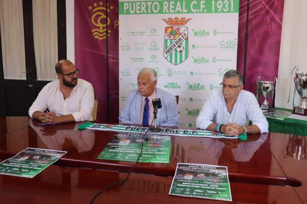 PuertoRealHoy's tweet photo. El Campo de Fútbol Virgen del Carmen acogerá el próximo 30 de agosto el XXXIII Trofeo Villa de Puerto Real. #Fútbol #PuertoReal https://t.co/8ttk5kO6RU https://t.co/8Gvs8aMJwk