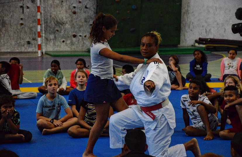 francejudo's tweet photo. Du 22 au 25 août, l’Itinéraire des Champions a fait escale à la Réunion pour une semaine exceptionnelle.

Au programme, initiations au judo, séance avec des sections sportives et traditionnel grand show ! ✨

Retour sur cette étape : https://t.co/uRg7mUQuzT

#FierdEtreJudoka https://t.co/ROwKgBcFis