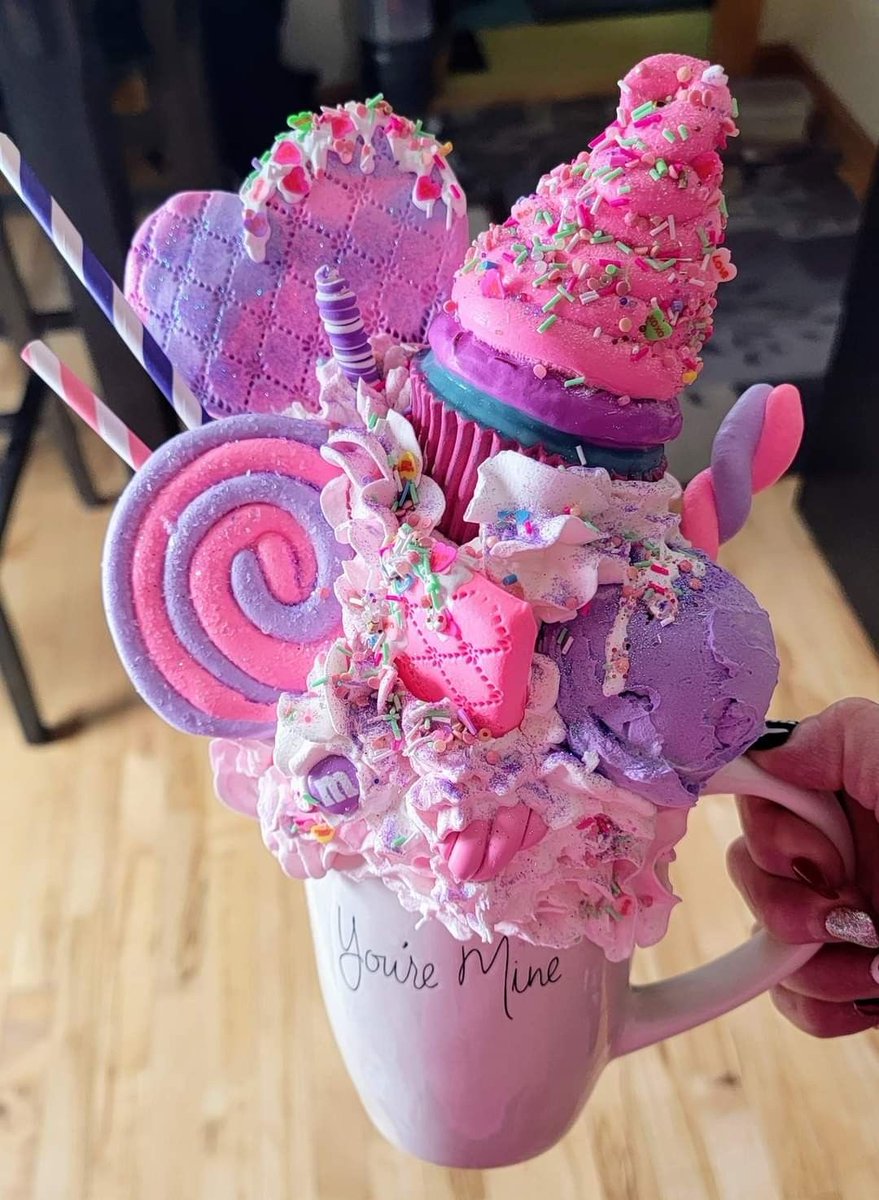 Fooddcircus's tweet photo. Hello ice cream lovers 😋🤤
#foodblogger #food #foodie #IceSpice #icecreamoutnow #USA #NYC #nycfood #Girlfights #love #Blog https://t.co/O4LEc3pdh9
