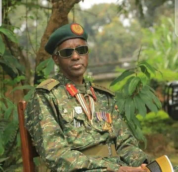 SoniaBobi's tweet photo. Mbu am not seeing leadership in Bob wine, kati wandimulabye otya ne liiso elimu you have guns to protect you but you died🙄🙄 wat happened to em https://t.co/kCk9ZOCv7y