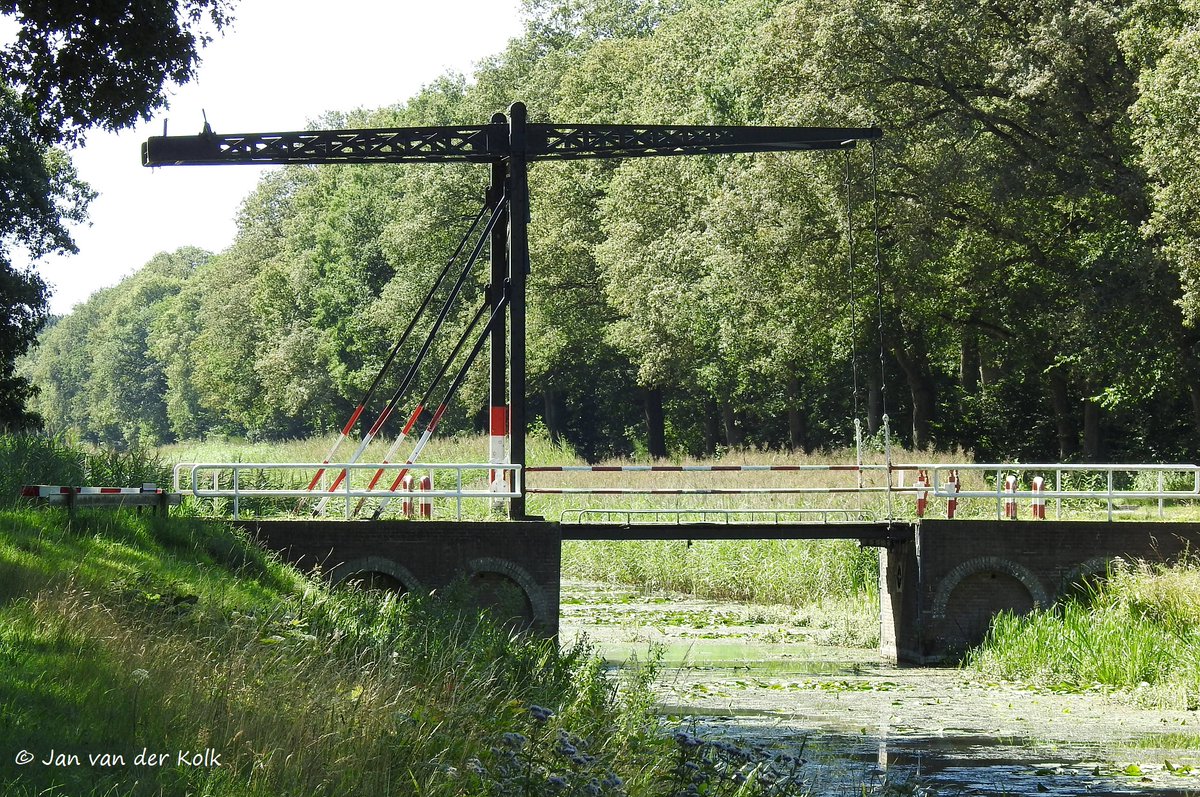 BekiekTwente's tweet photo. De Hunne-Brug over het Kanaal Almelo - Nordhorn (19960 m. is afstand tot Almelo) in #Rossum #Volthe
#Dinkelland #Twente #BekiekTwente https://t.co/ph5nfoM7hE