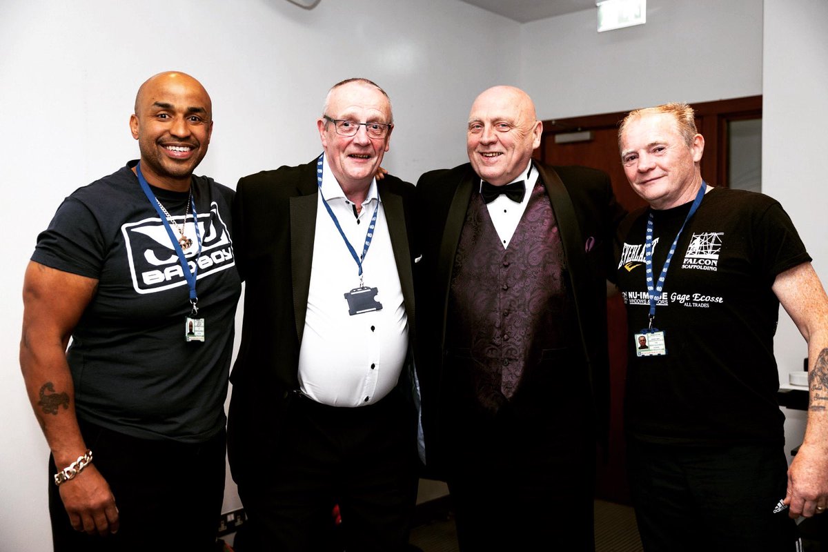 crueljohno's tweet photo. In the company of true boxing men- Gordon, Mervyn &amp; Kenny at @StAndrewsSC #BoxingDinner #FightNight 

📸 : Dean Cohen https://t.co/pjbZhPrUvZ