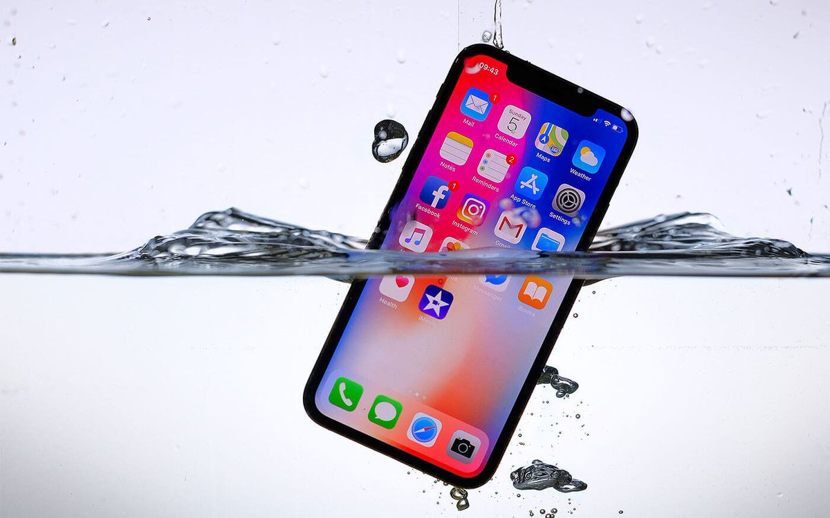 MacPlusParts's tweet photo. Чего НЕ стоит делать с iPhone, если он упал в воду.
*         Не включайте телефон, если он выключился. Лучше отключите его, если он по-прежнему работает. Вам не нужно здесь и сейчас проверять его работоспособность. iPhone будет работать после попадания… https://t.co/Ebg4BIewak https://t.co/g9mL2Jp8HM