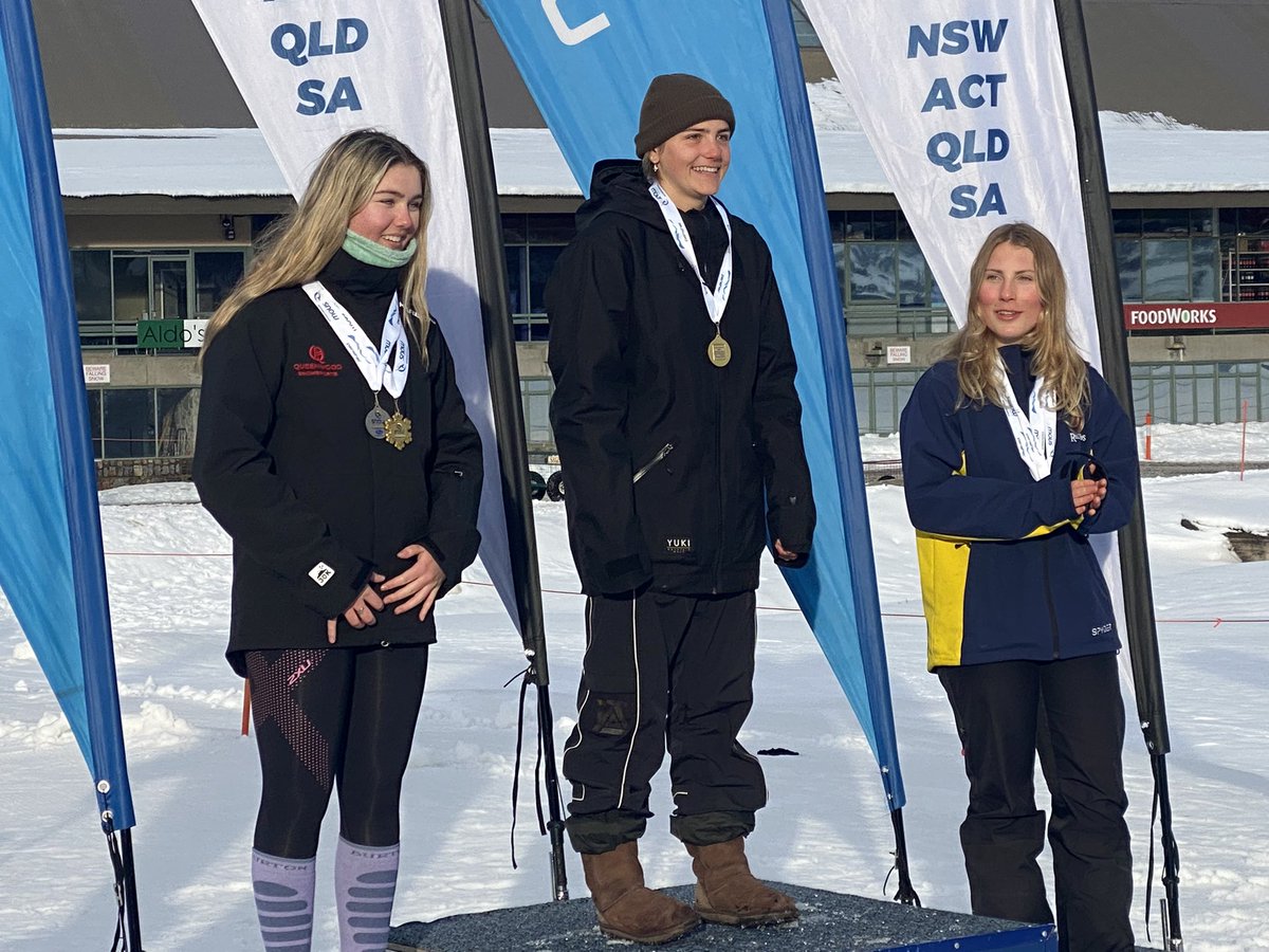 RedlandsSport's tweet photo. A huge congratulations to Billy who placed 3rd in Div 1 Slopestyle, Sienna who placed 3rd in GS and our Div 1 Girls (Mia, Callie &amp; Sienna) who placed 2nd Snowboard GS at the NSW Snowsports Interschools! https://t.co/QgeZI3EMvk