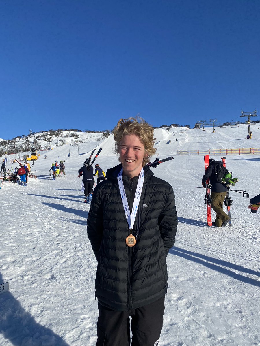 RedlandsSport's tweet photo. A huge congratulations to Billy who placed 3rd in Div 1 Slopestyle, Sienna who placed 3rd in GS and our Div 1 Girls (Mia, Callie &amp; Sienna) who placed 2nd Snowboard GS at the NSW Snowsports Interschools! https://t.co/QgeZI3EMvk
