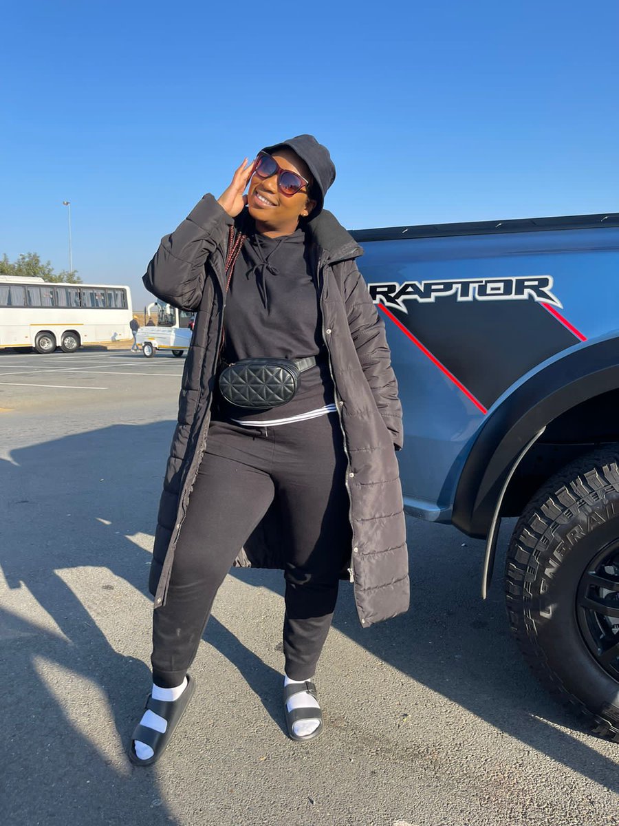 GontseBee's tweet photo. Enroute Durban for #Comrades2022 kuzoba mnandi 💃🏽💃🏽💃🏽
#RunningWithTumiSole
#SupportingAboMgijimiWithFord
#DrivenByFord @FordSouthAfrica https://t.co/La7pgOPXKE